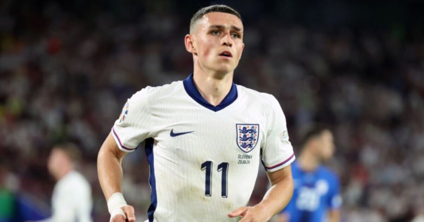 Phil Foden's England camp exit explained as Gareth Southgate handed last 16 worry